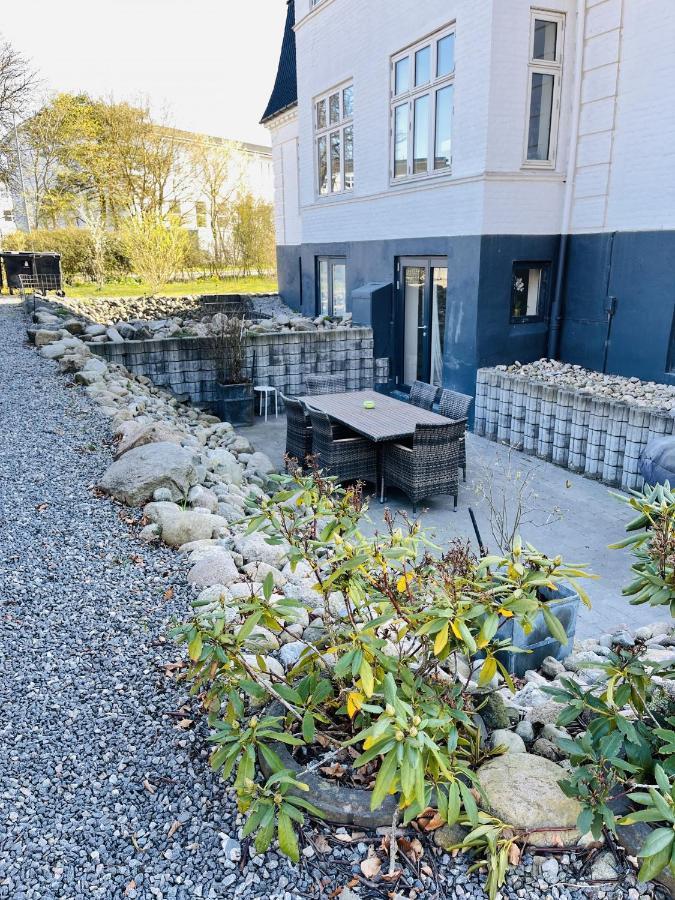 Aday - Central Charming Apartment With Terrace Aalborg Exterior foto